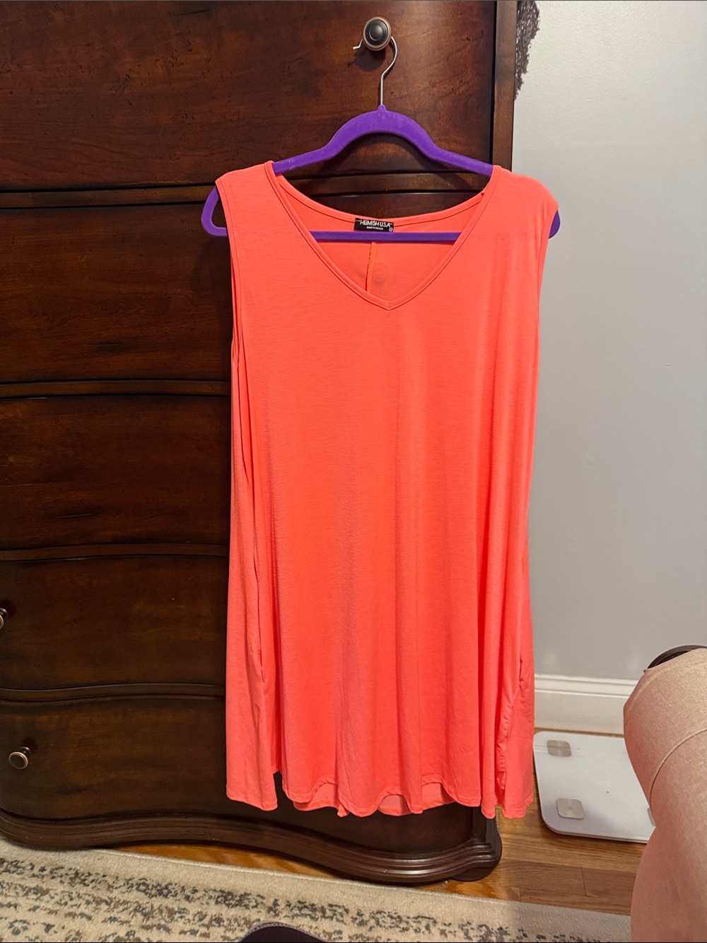 HEIMISH USA Women's Sleeveless V-Neck Tank in Coral